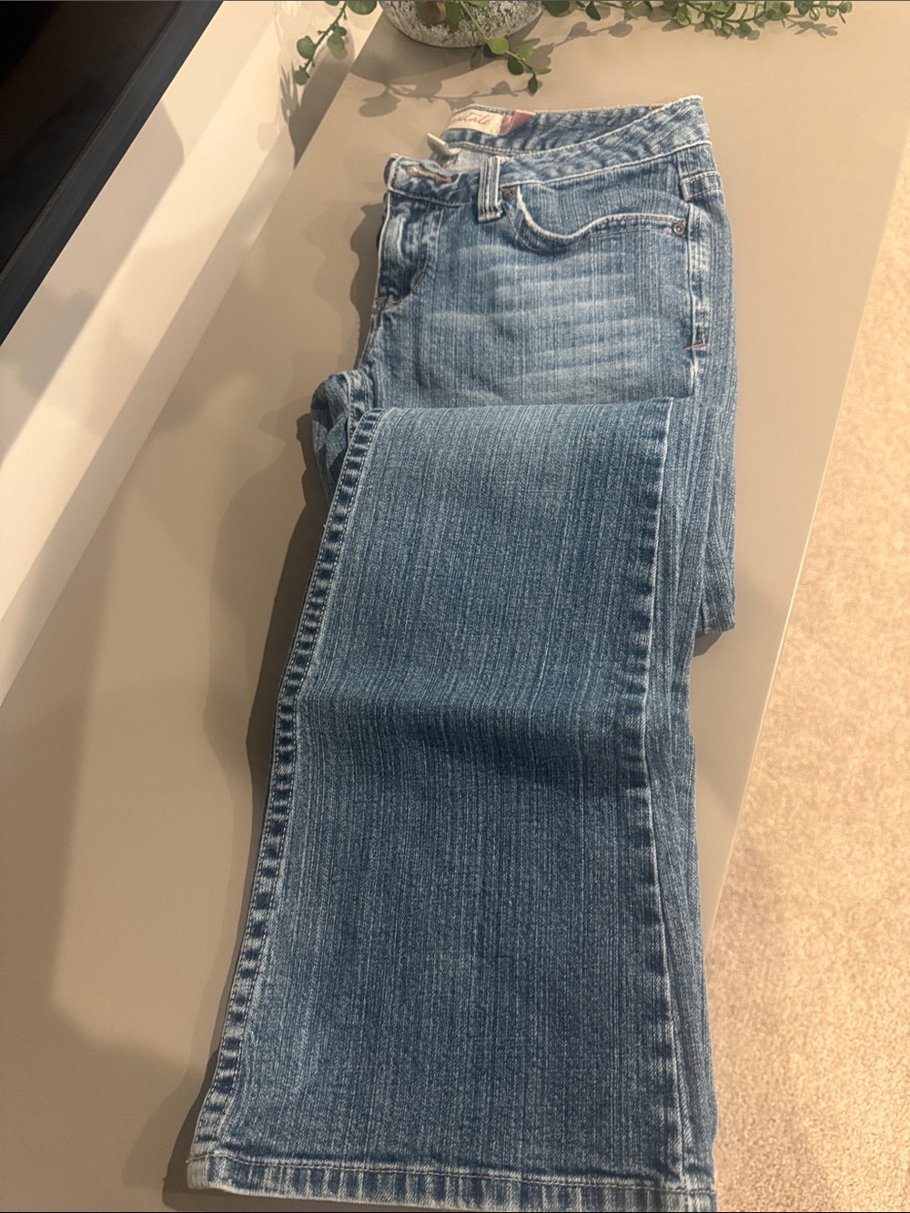Aeropostale Women's Medium Blue Straight Leg Jeans